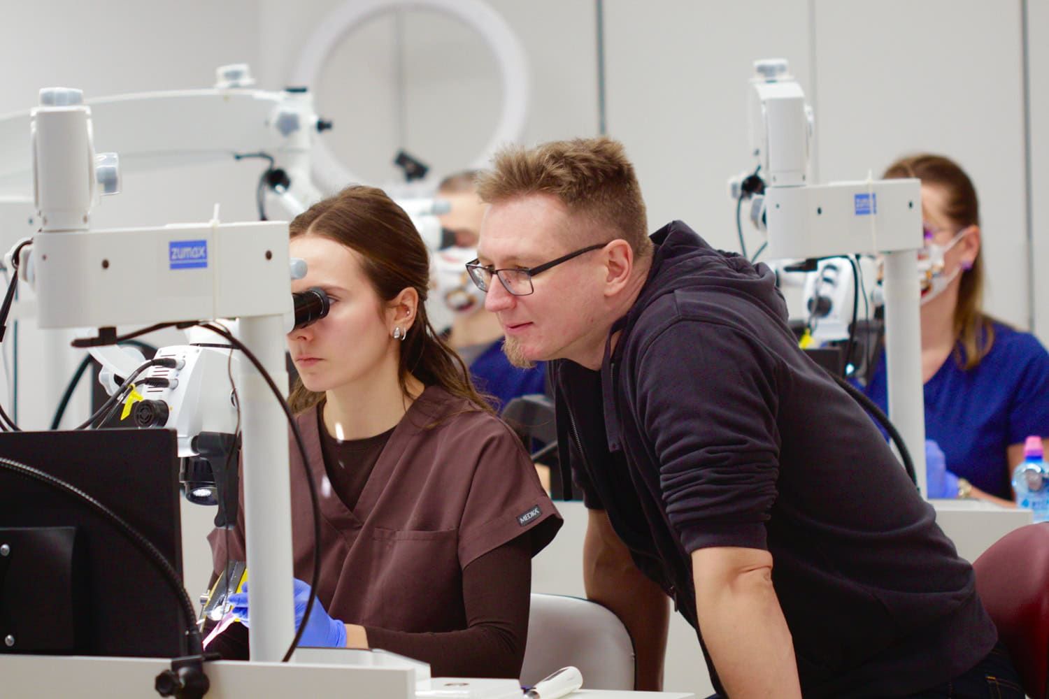 kursy dla dentystów Bartek Karaś